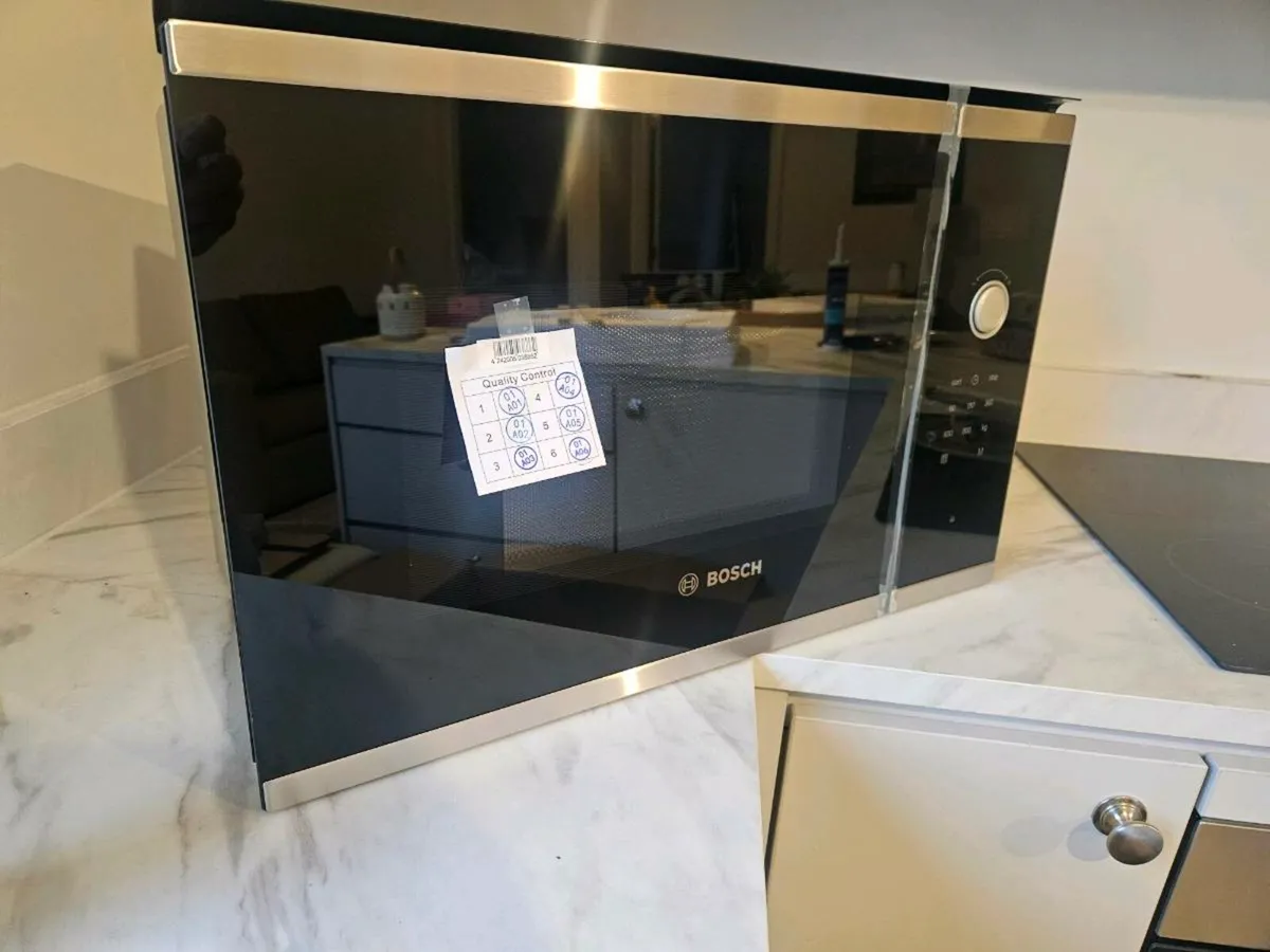 Microwave oven - Image 1
