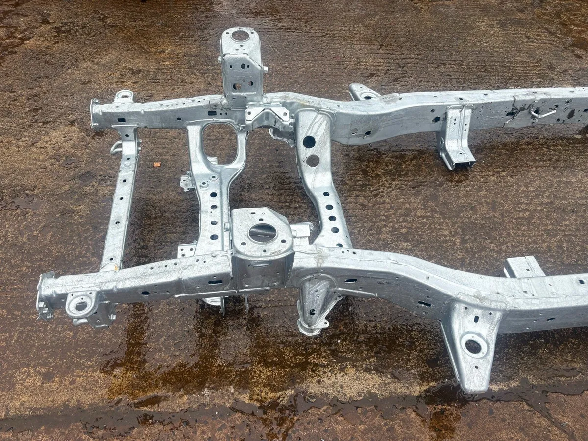 Brand new Toyota landcruiser SWB chassis - Image 4