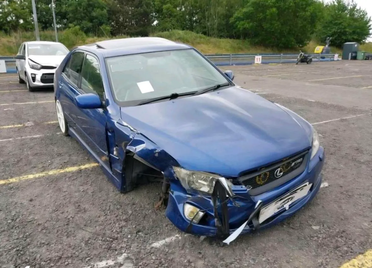 Lexus is200 is300 SPARES PARTS BREAKING ONLY ♻️♻️ - Image 1