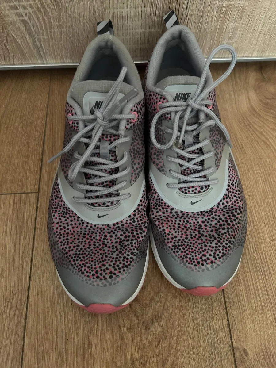 Nike trainers size uk8 - Image 1