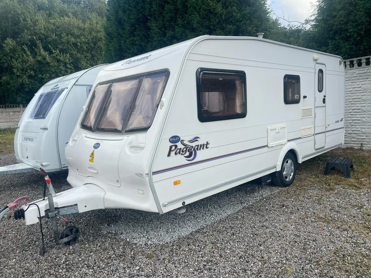 Bailey pageant loire 4 berth caravan - Image 1
