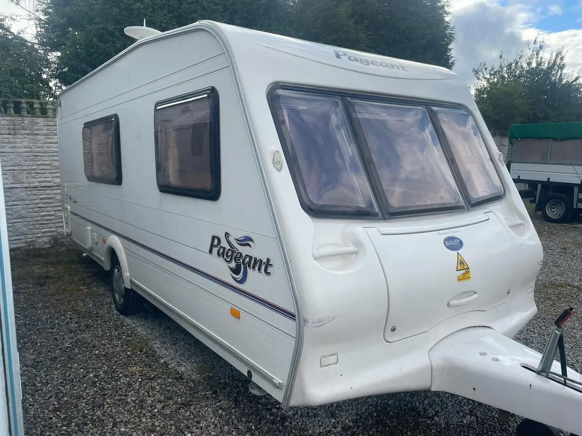 Bailey pageant loire 4 berth caravan - Image 2