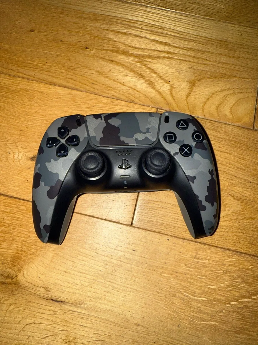 PlayStation 5 Digital Edition & Accessories - Image 2