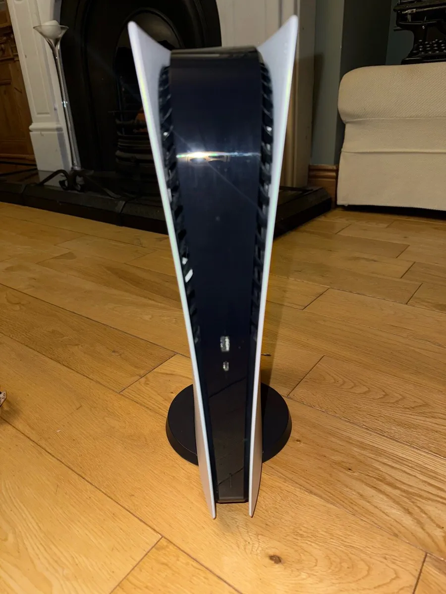 PlayStation 5 Digital Edition & Accessories - Image 4
