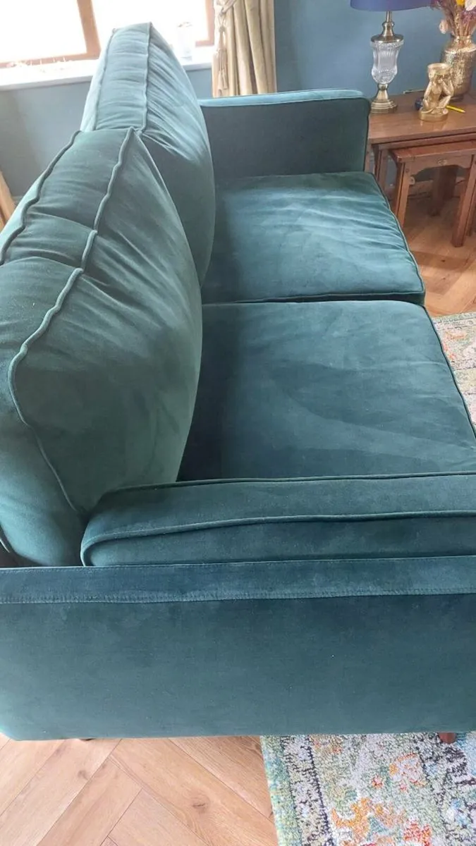 3 seater green velvet sofa - Image 2
