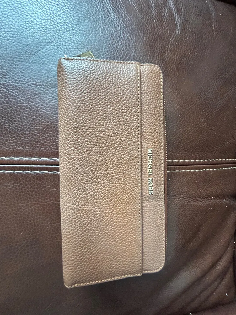 Michael Kors bag and purse - Image 3
