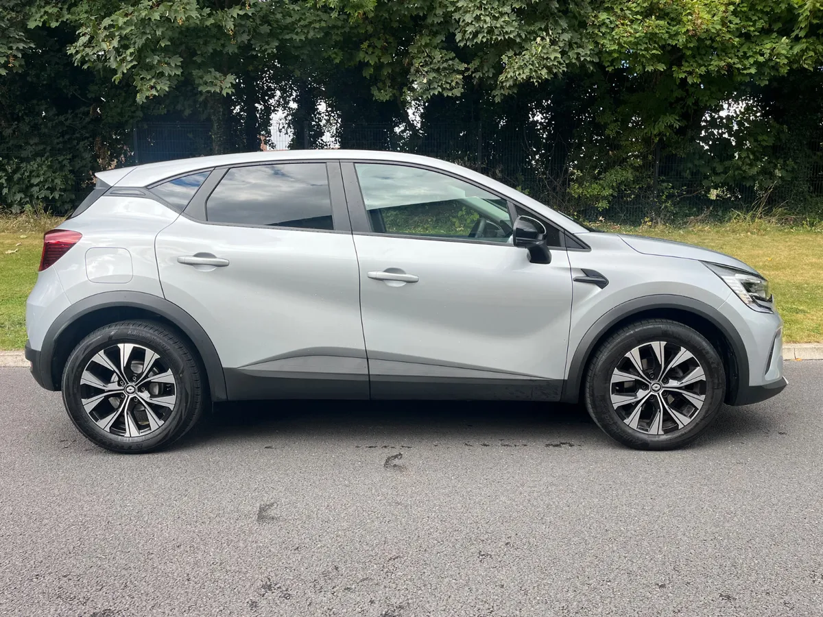 Renault Captur 2023 (TAX 06/27 TAX 06/26) - Image 3