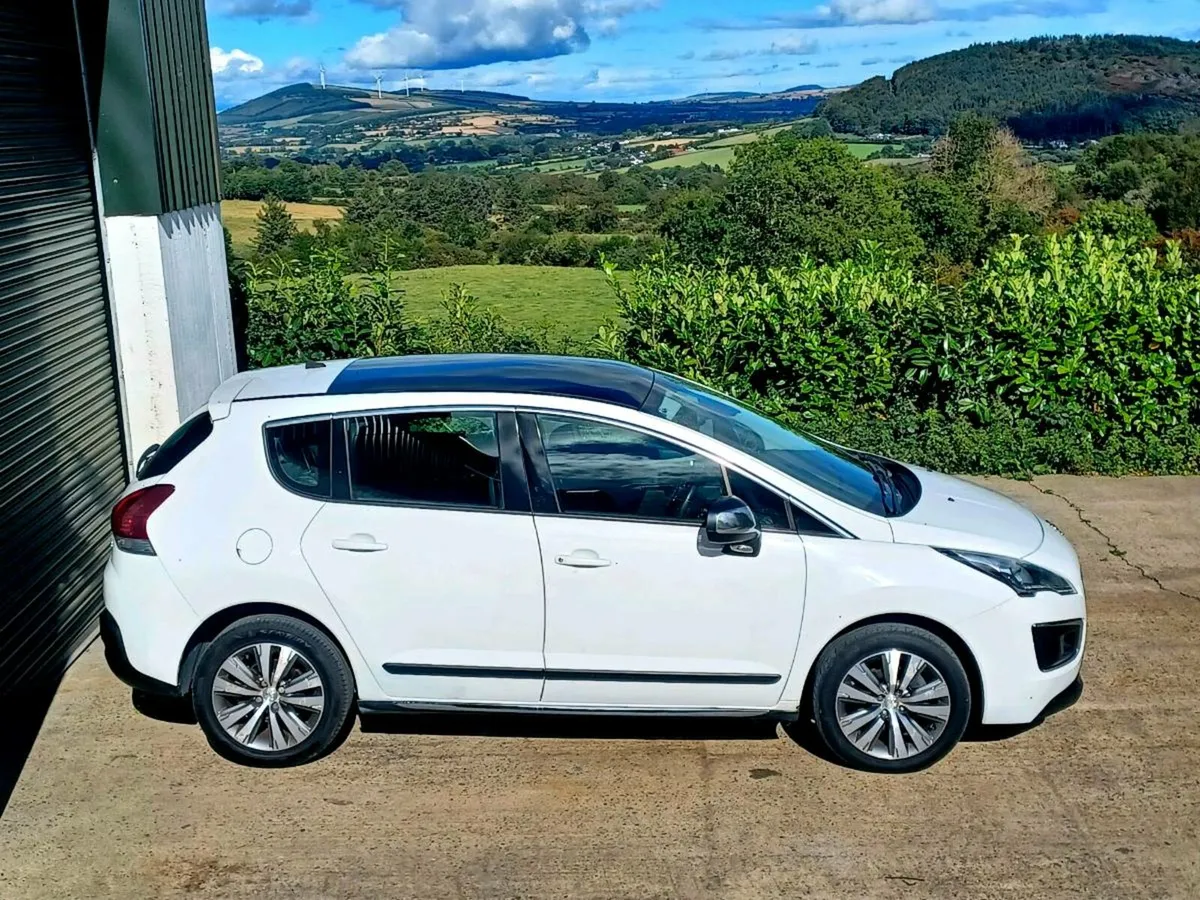 2016 PEUGEOT 3008 1.6EHDi ☆ TOP SPEC / PAN ROOF ☆ - Image 2