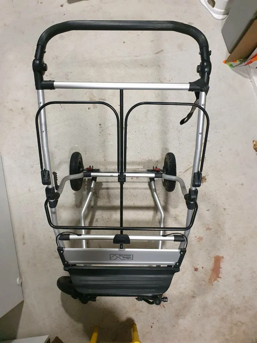 Mountain buggy duet - Image 3