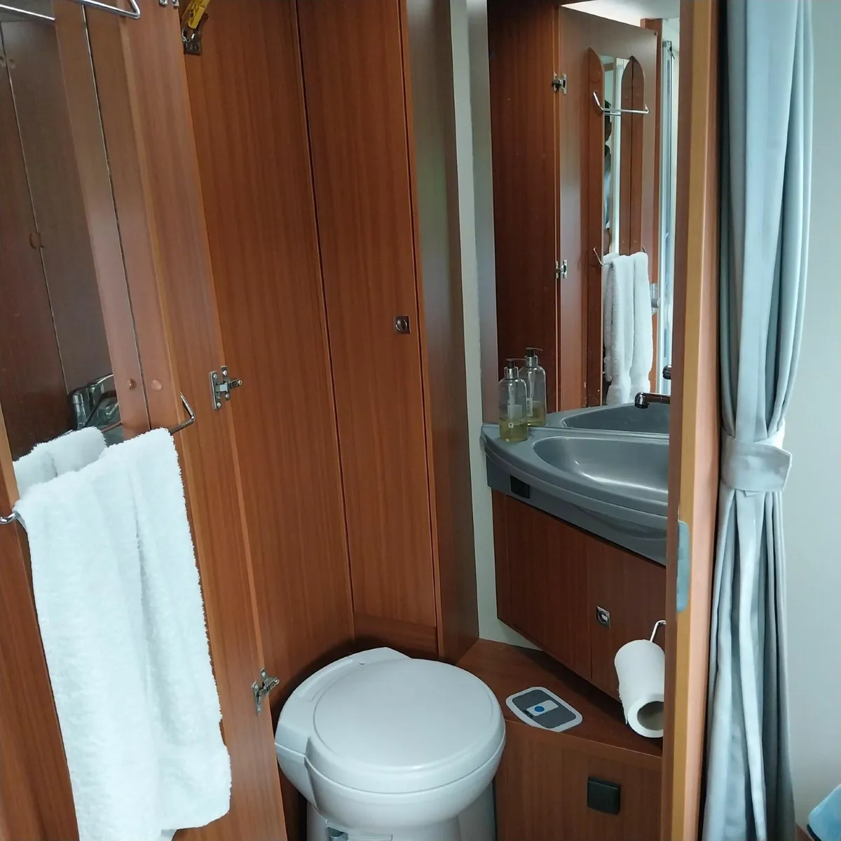 Motorhome Etrusco T7400 QB - Image 3