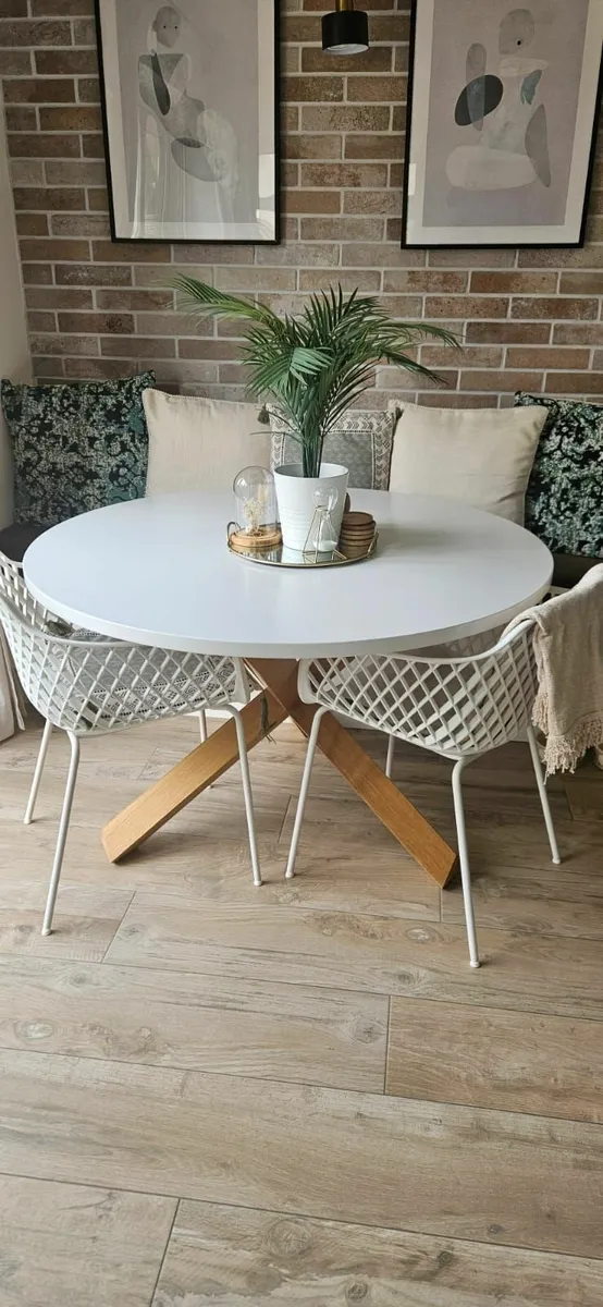 Dining table 120cm