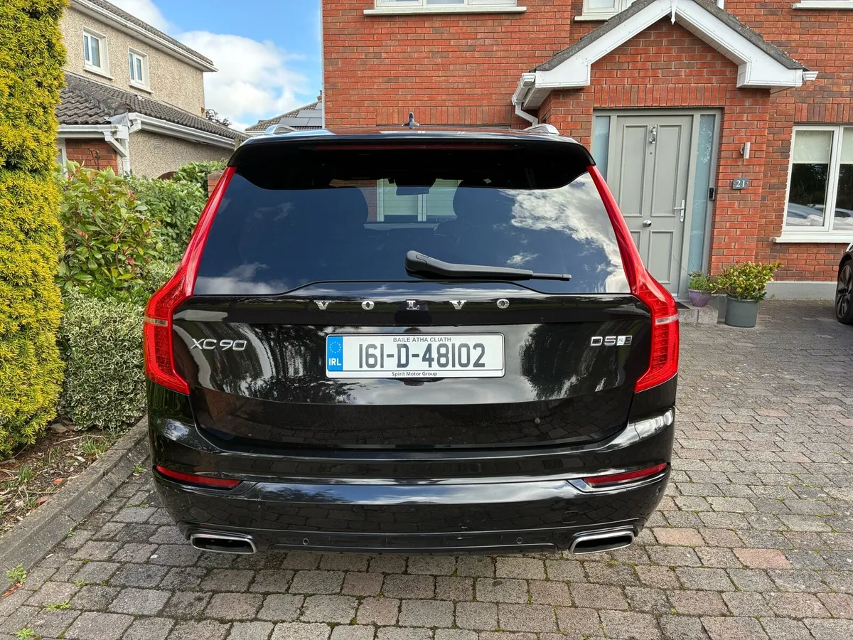 Volvo XC90 - Image 2