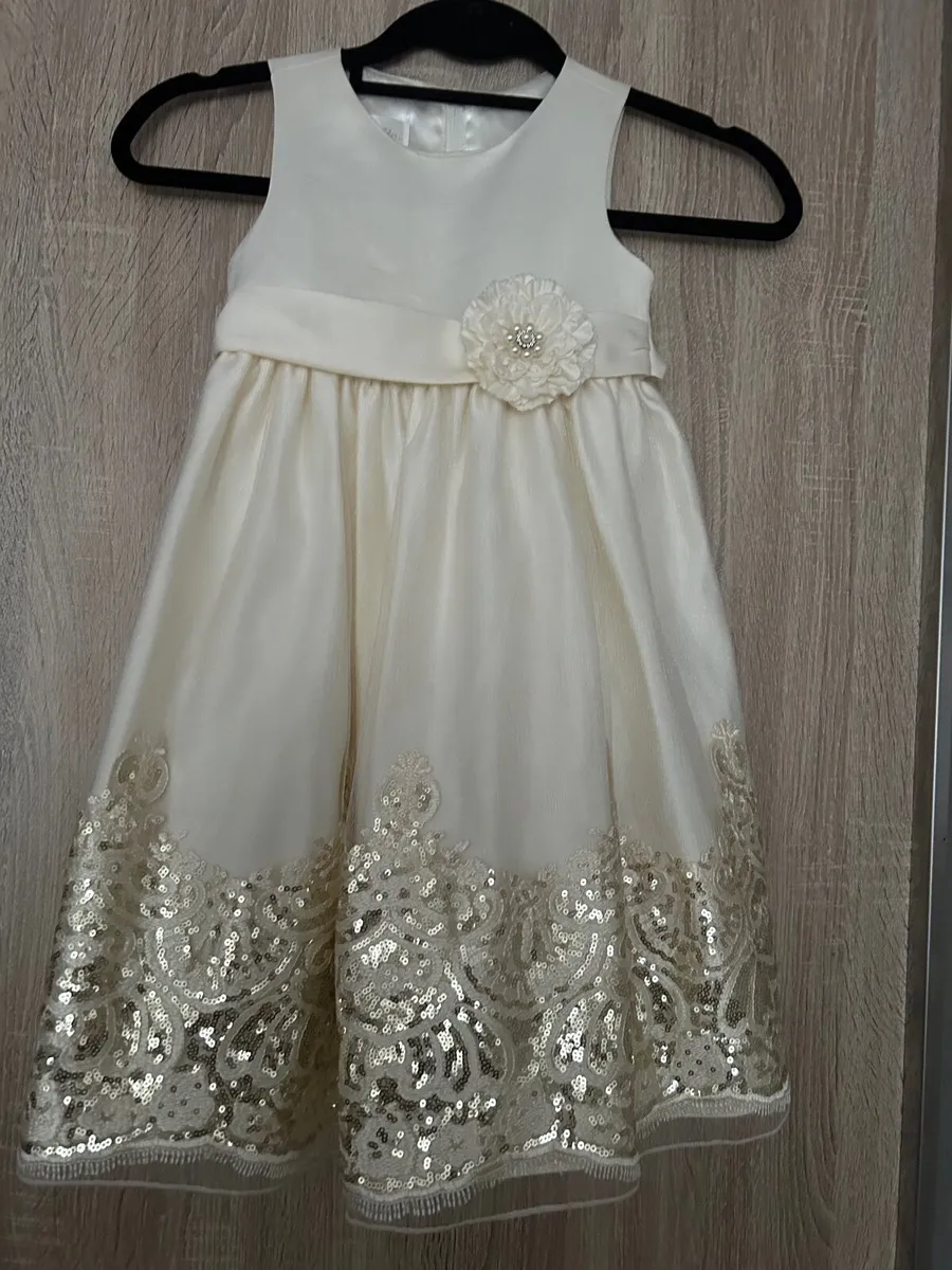 Girls dress size 4 years