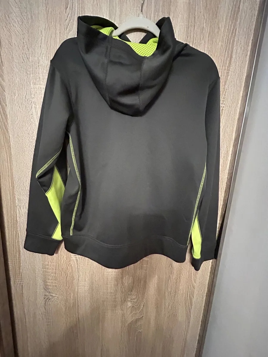 Nike hoodie size 13-15 years - Image 2