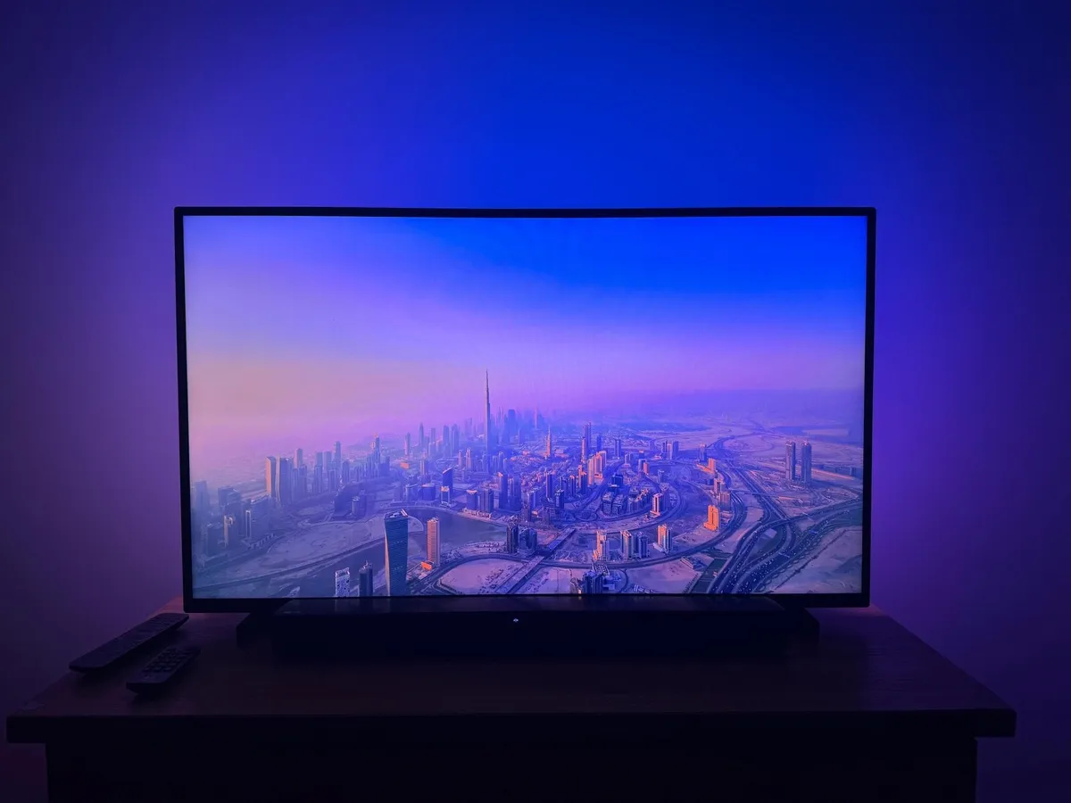 Philips 43” 4K Smart TV With LG Soundbar - Image 2
