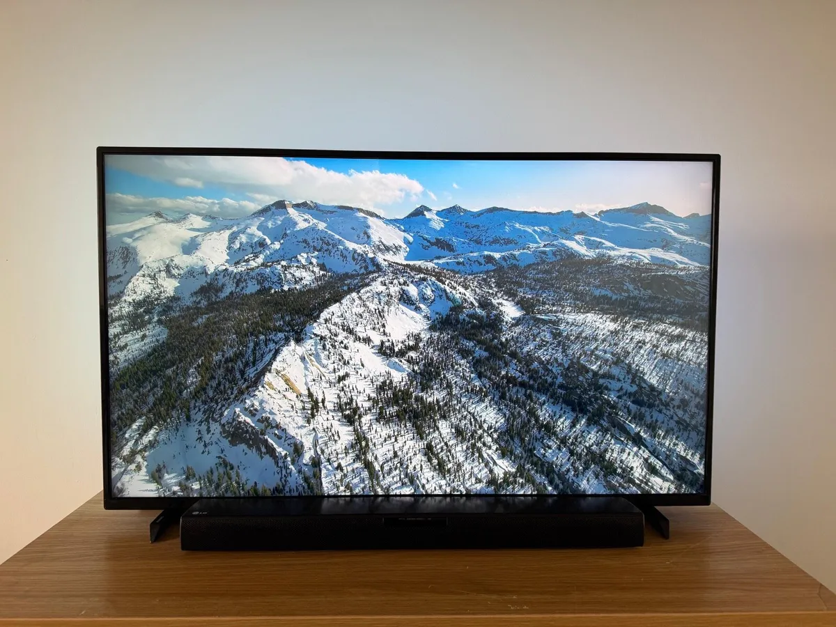Philips 43” 4K Smart TV With LG Soundbar - Image 3