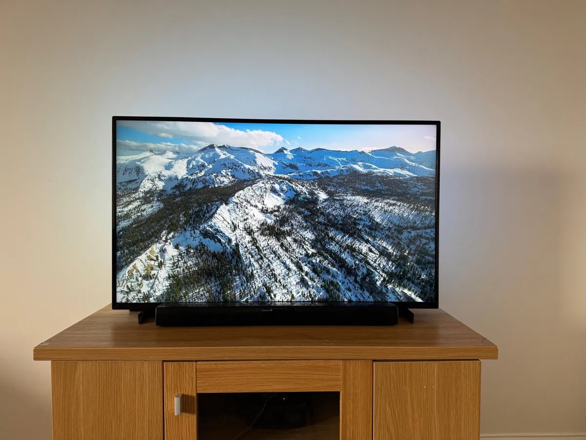 Philips 43” 4K Smart TV With LG Soundbar - Image 4