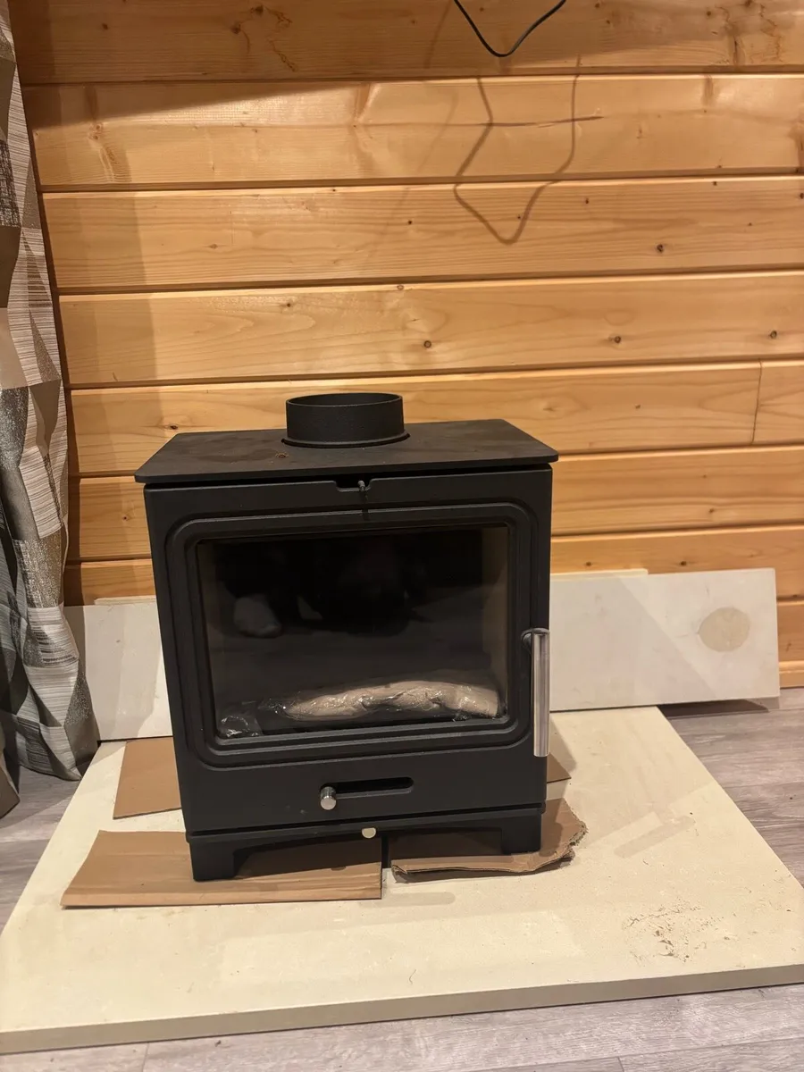 Henley stove - Image 1