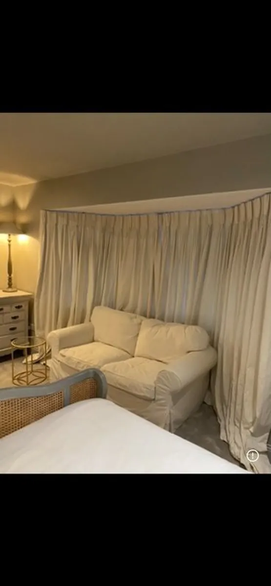 Curtains - Image 2