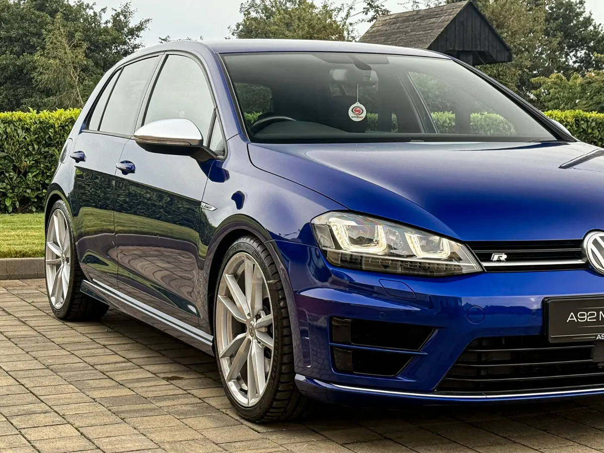 2016 Volkswagen Golf R - Image 4