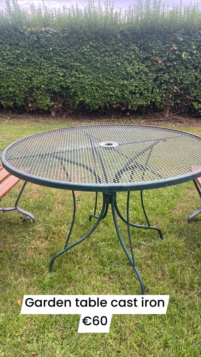 Garden table - Image 1