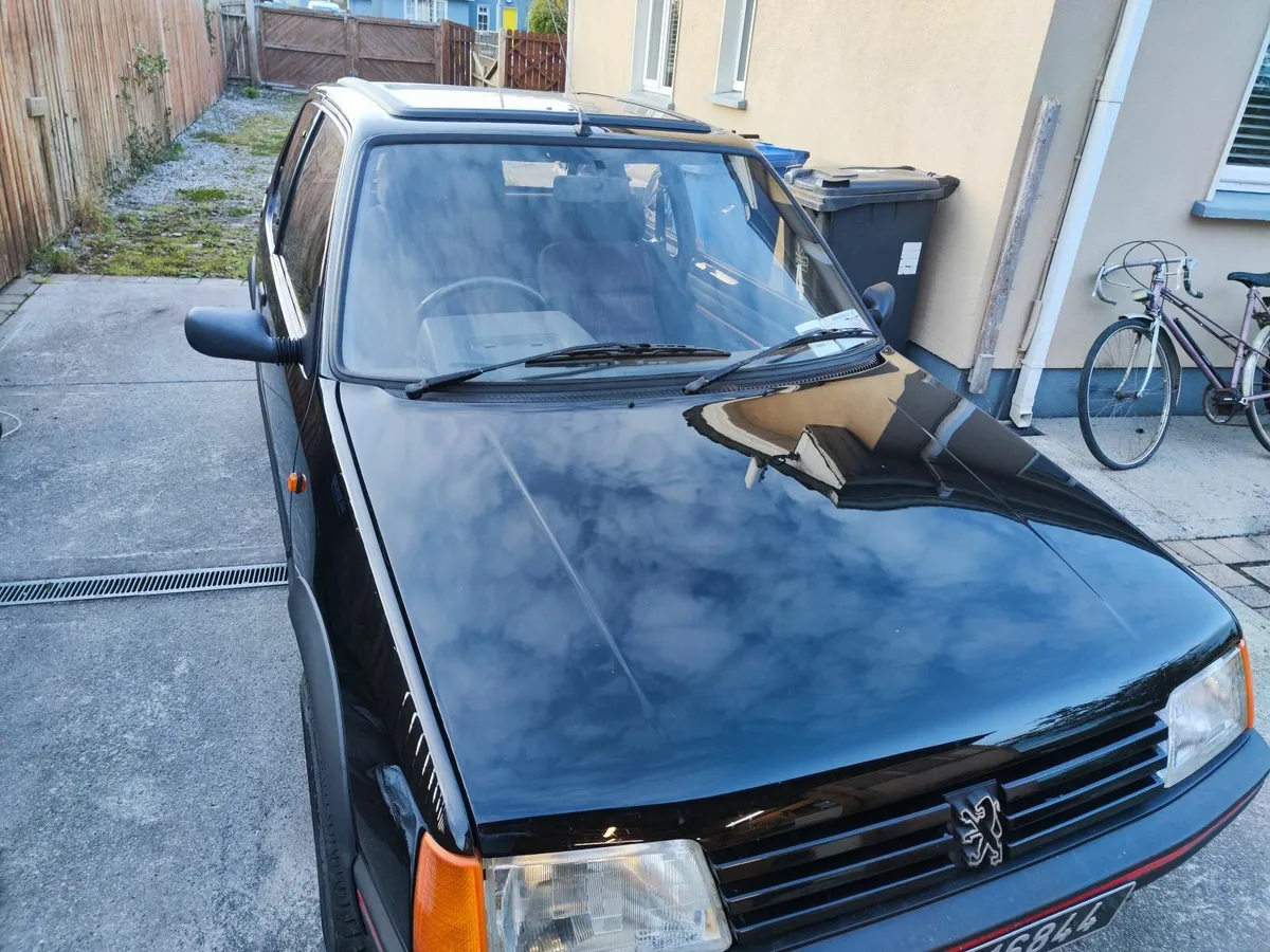 Peugeot 205 1987 - Image 1