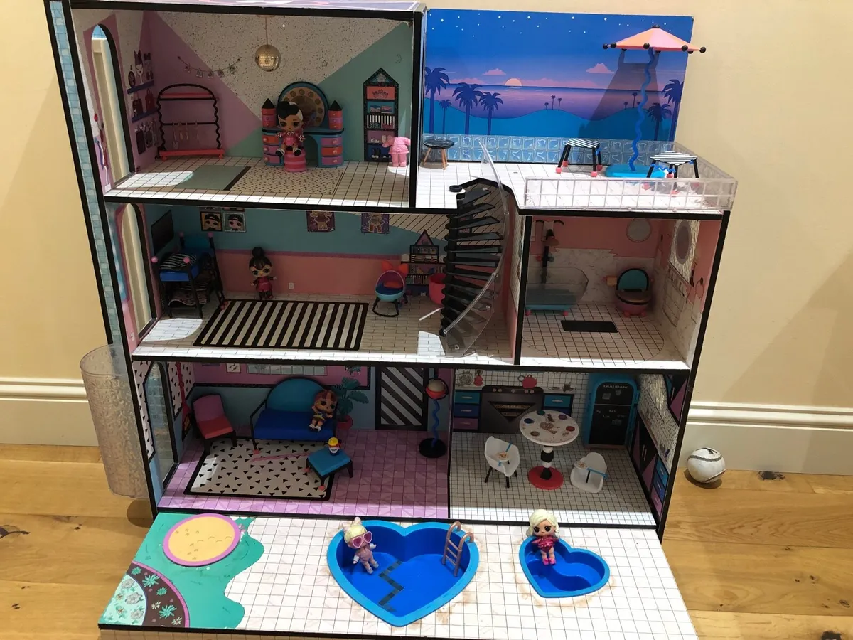 LOL Doll House - Image 1