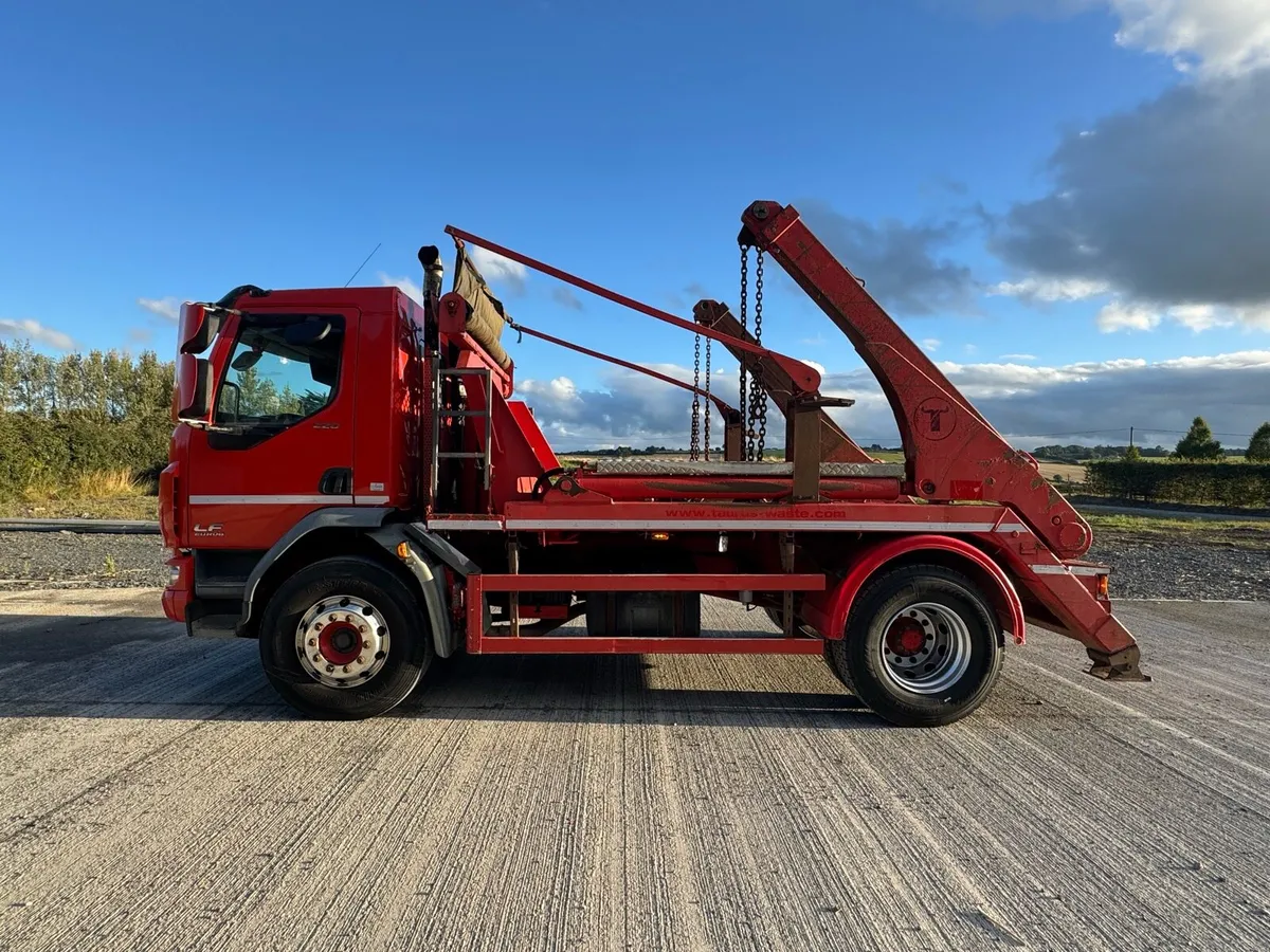 2015 DAF LF 220 Skip Truck - **Finance Available** - Image 2