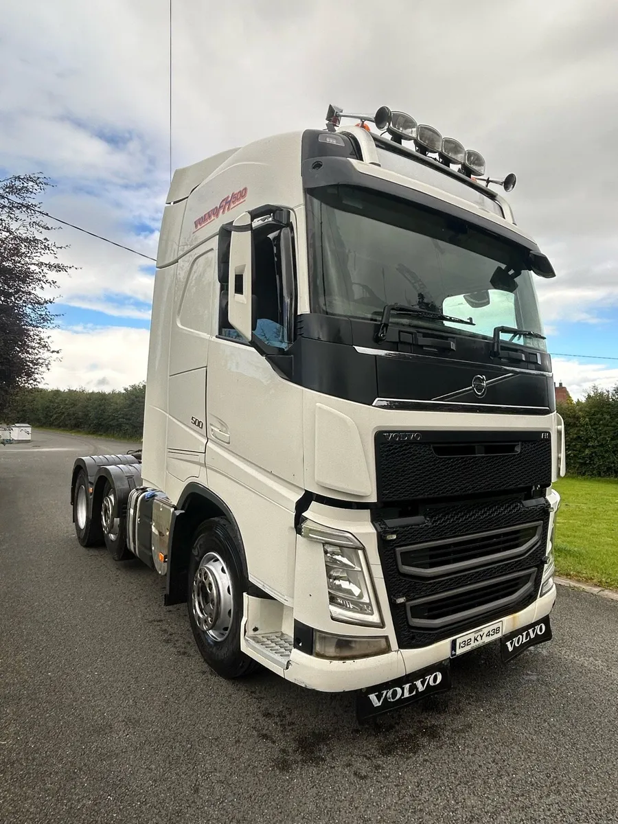 6x2 Volvo tractor units wanted manual/auto - Image 1
