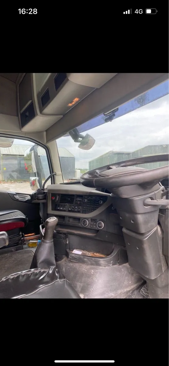 6x2 Volvo tractor units wanted manual/auto - Image 3
