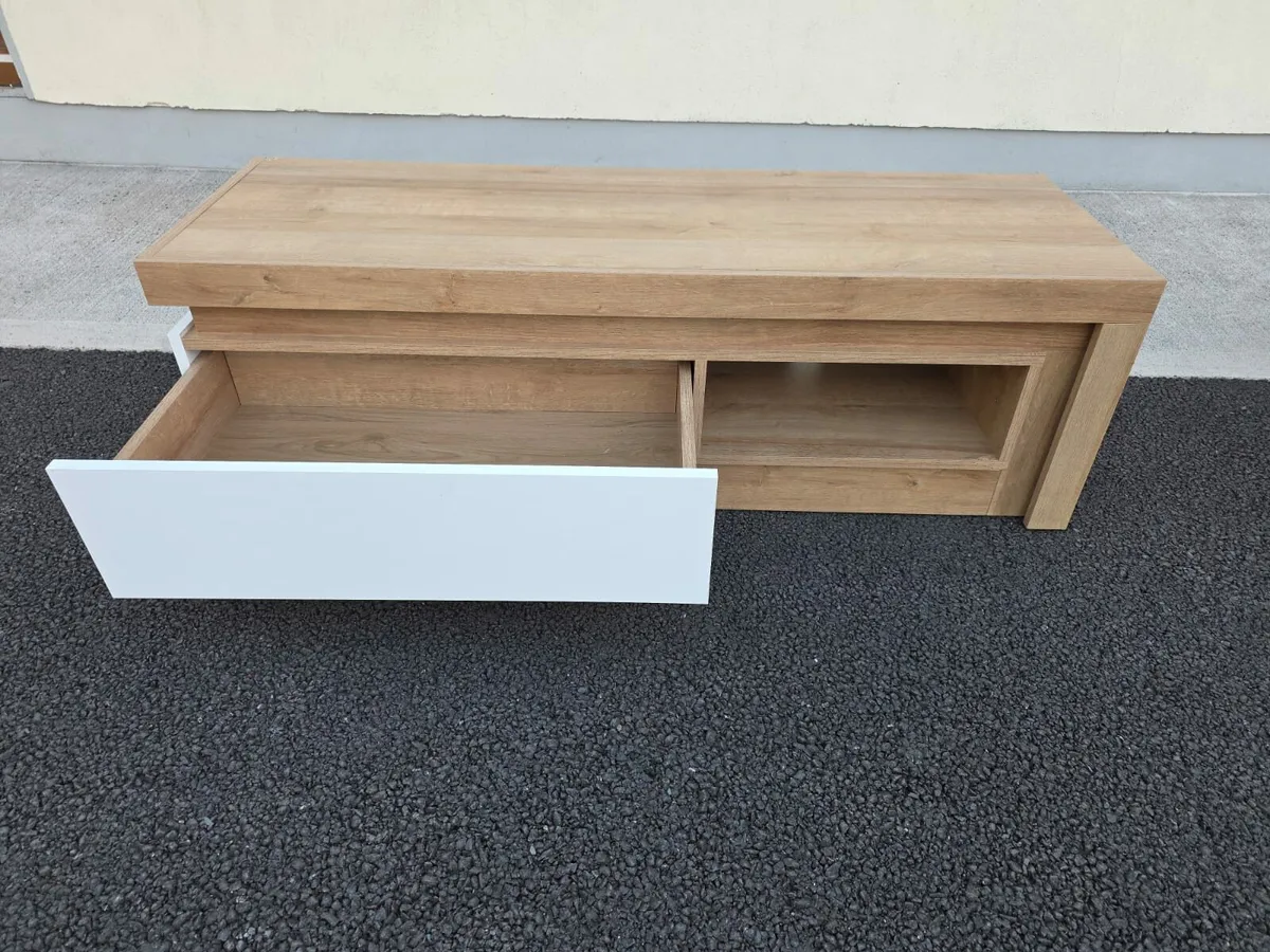 TV unit - Image 1