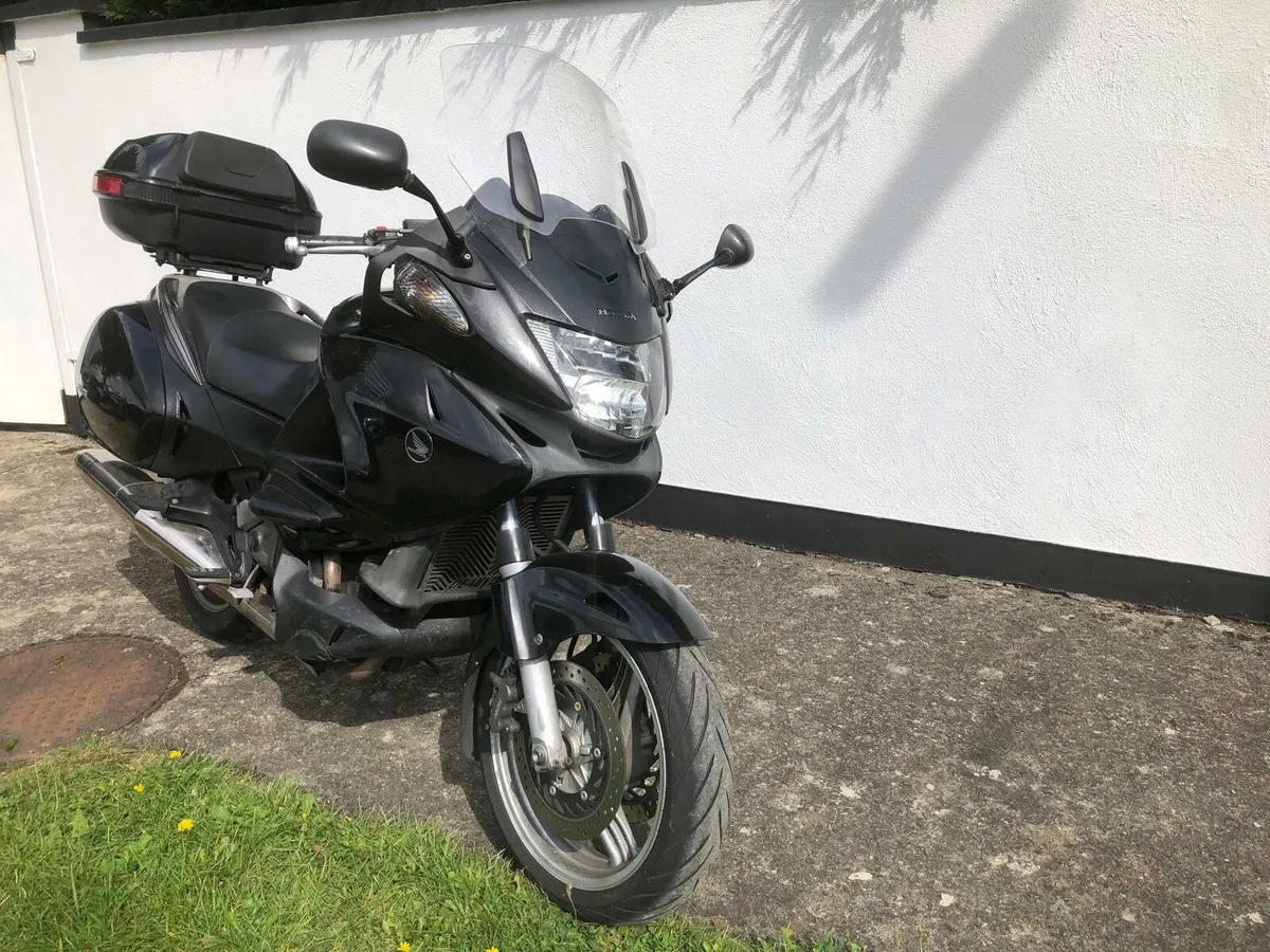 Honda deauville 700cc - Image 4