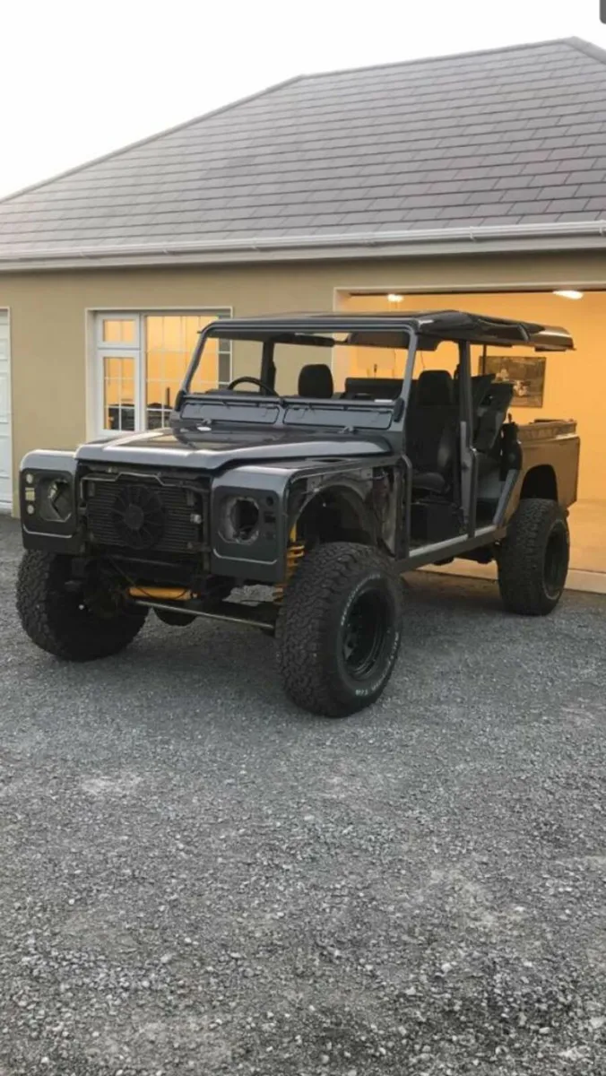 Land Rover Defender TD5 XS (crew cab) - Image 4