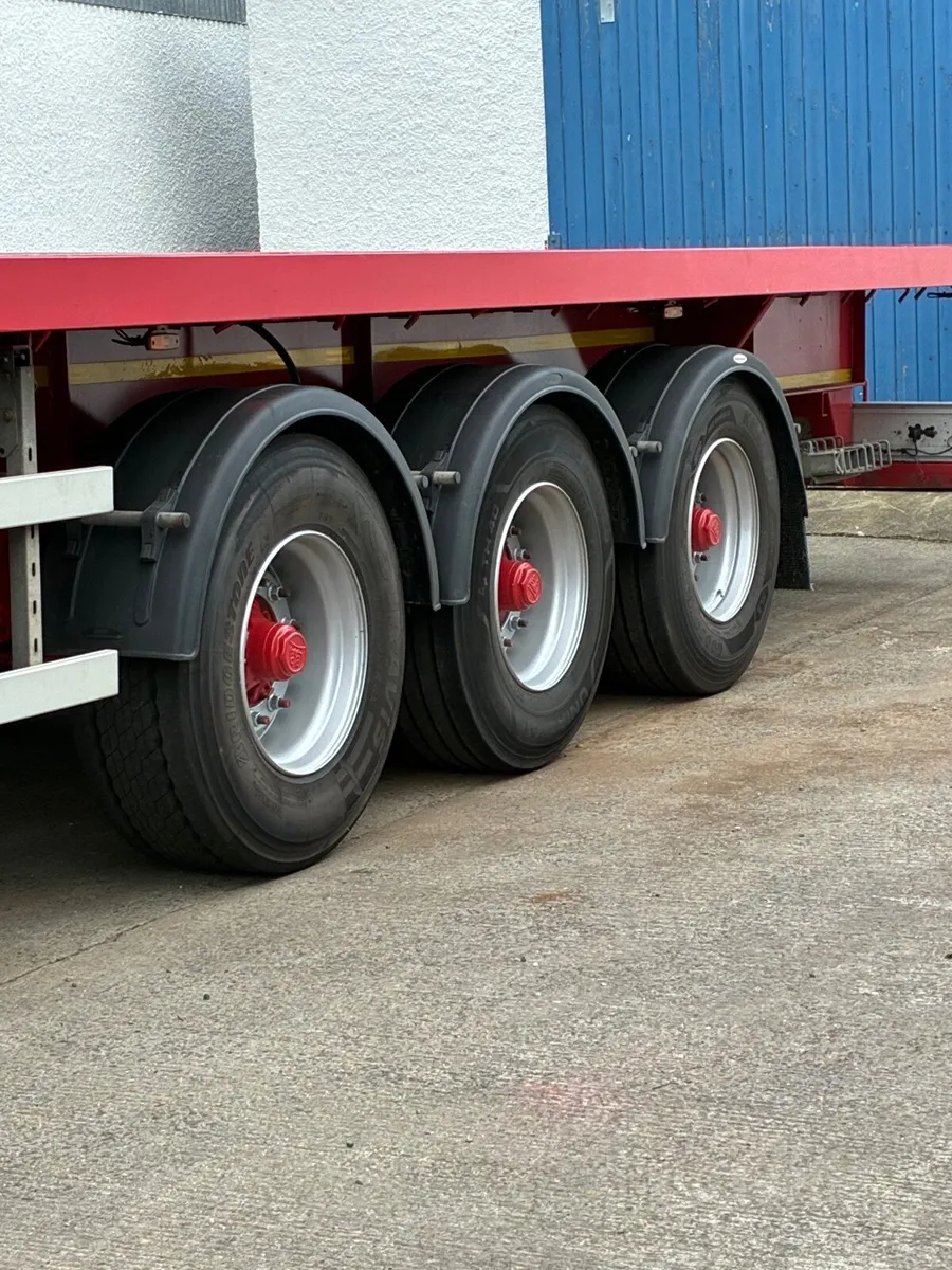 Trailer - Image 1