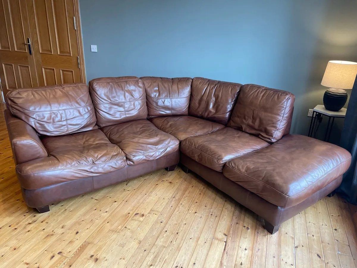 Brown Leather Corner Sofa – Excellent Condition