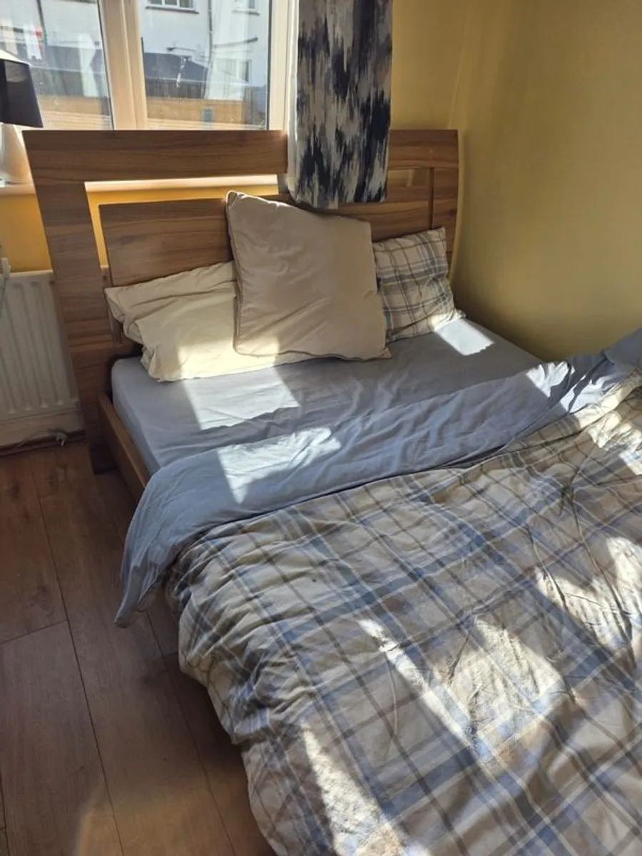 Wooden double bed - Image 1