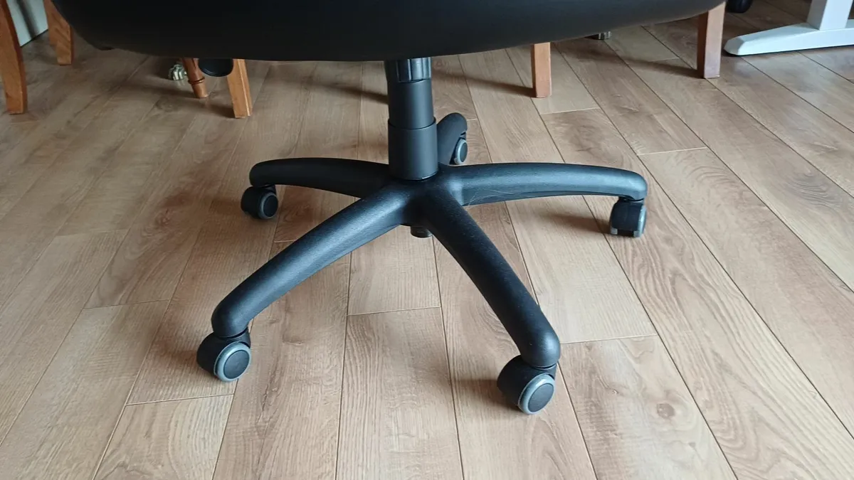 Office chair - Image 2