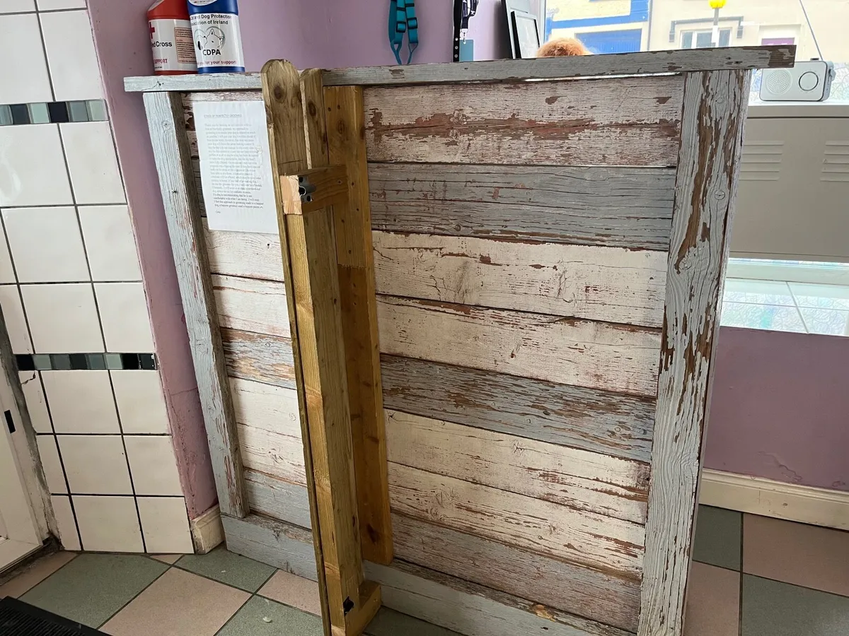 Rustic look Front desk - Image 2