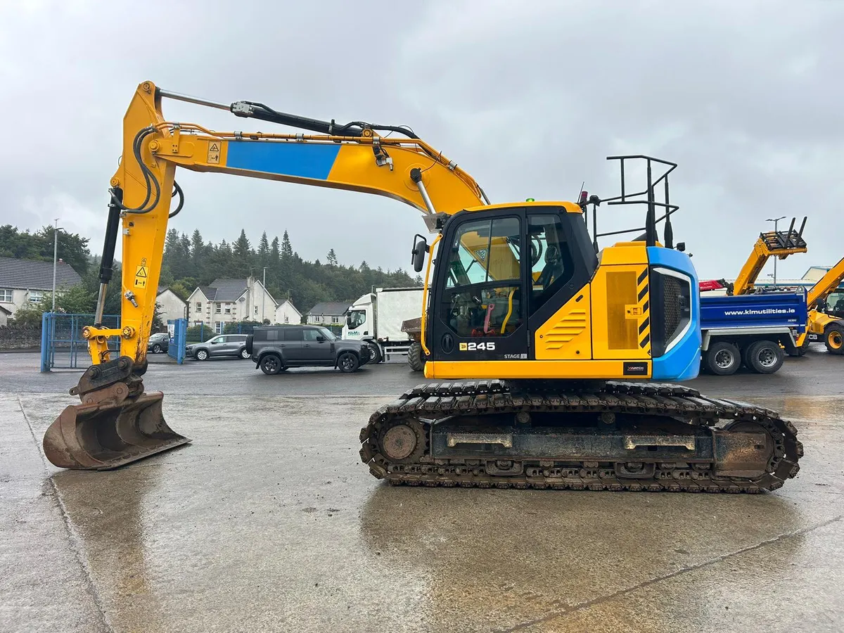 2021 JCB 245 XRL Only 3411 - MULLANS - Image 2