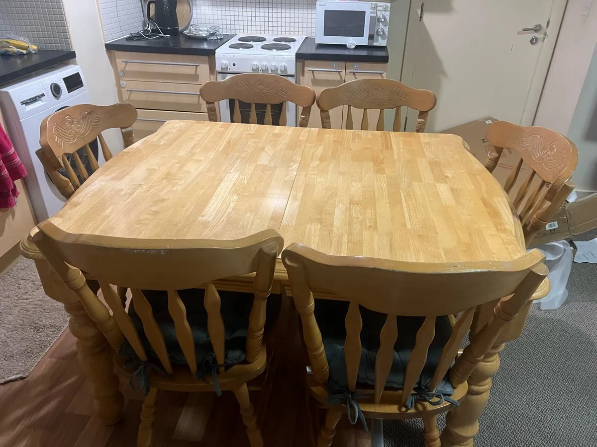 SOLID WOOD DINNER TABLE& 6 CHAIRS - Image 2