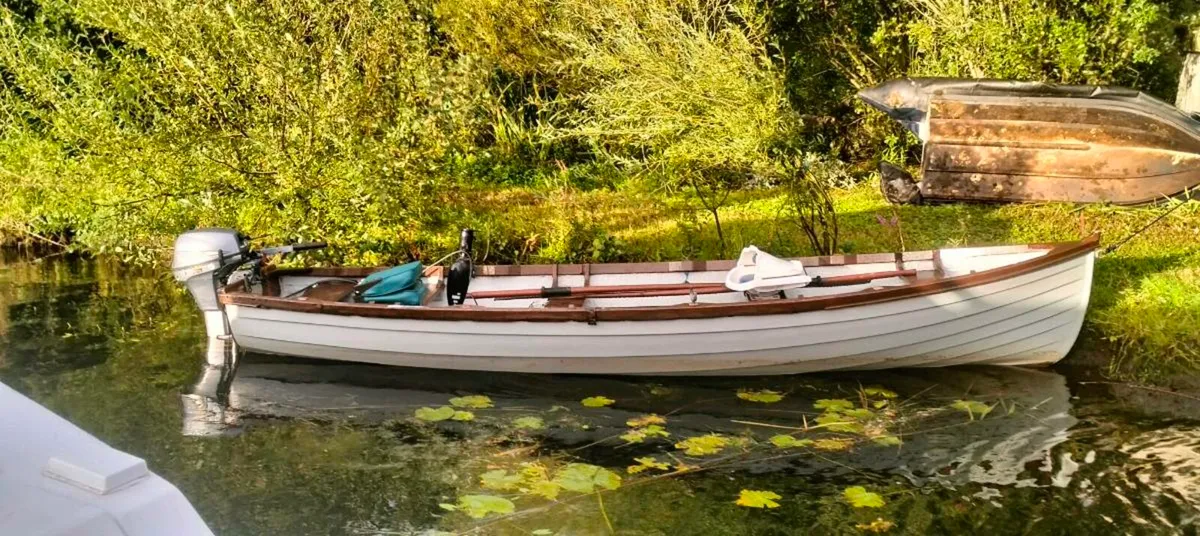 17ft fibreglass lakeboat, outboard and trailer - Image 1