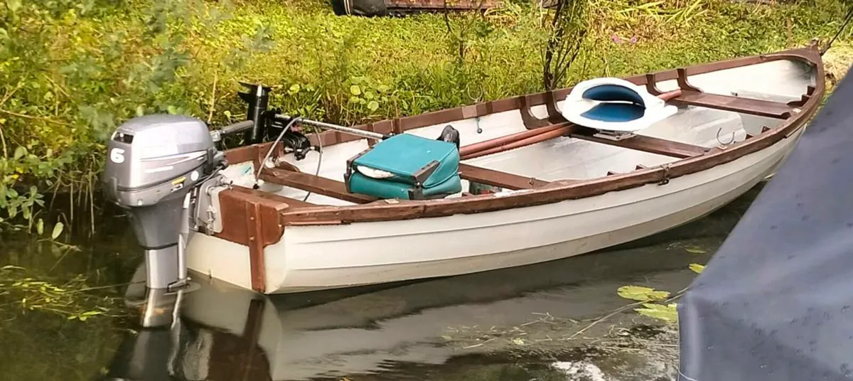 17ft fibreglass lakeboat, outboard and trailer - Image 3