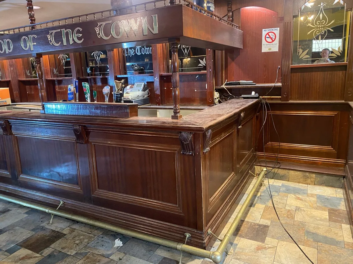 Bar and contents for sale - Image 2