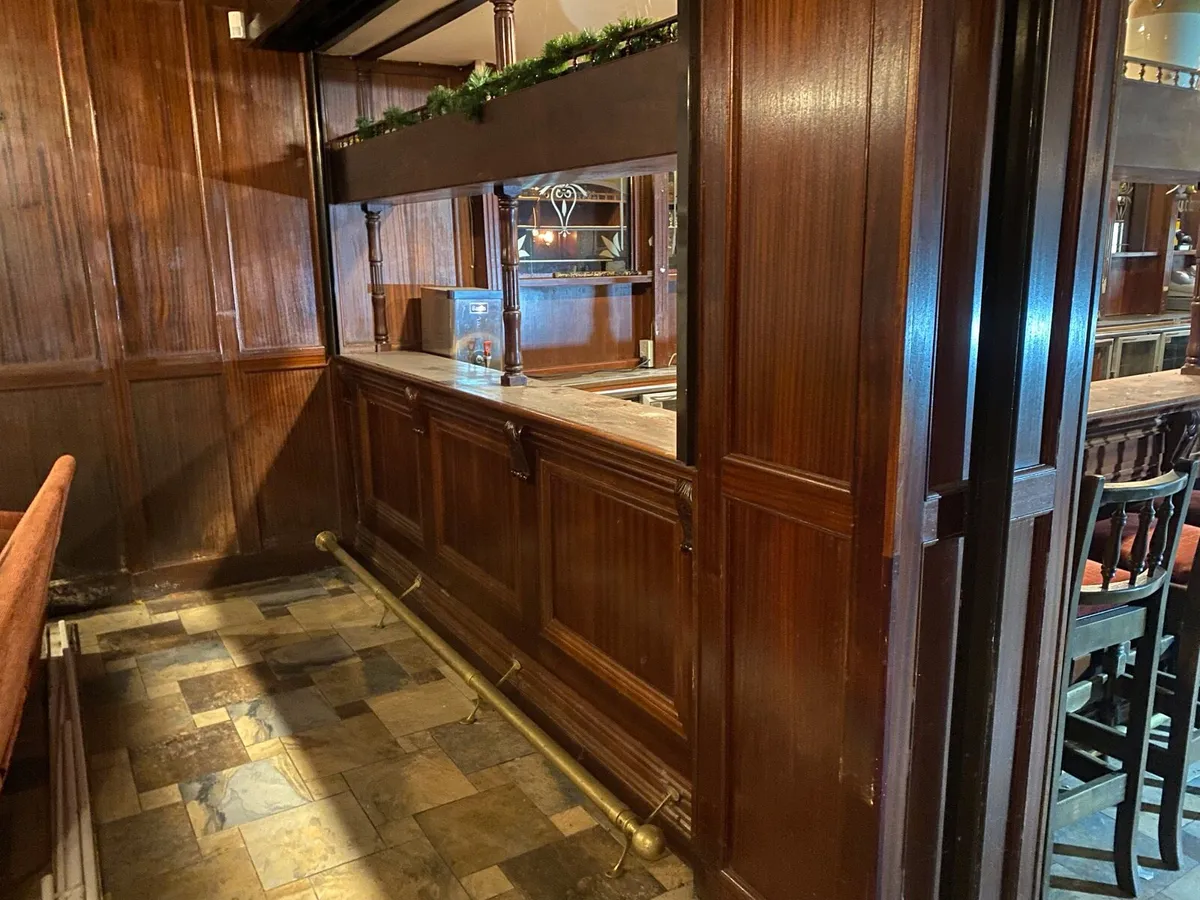 Bar and contents for sale - Image 3