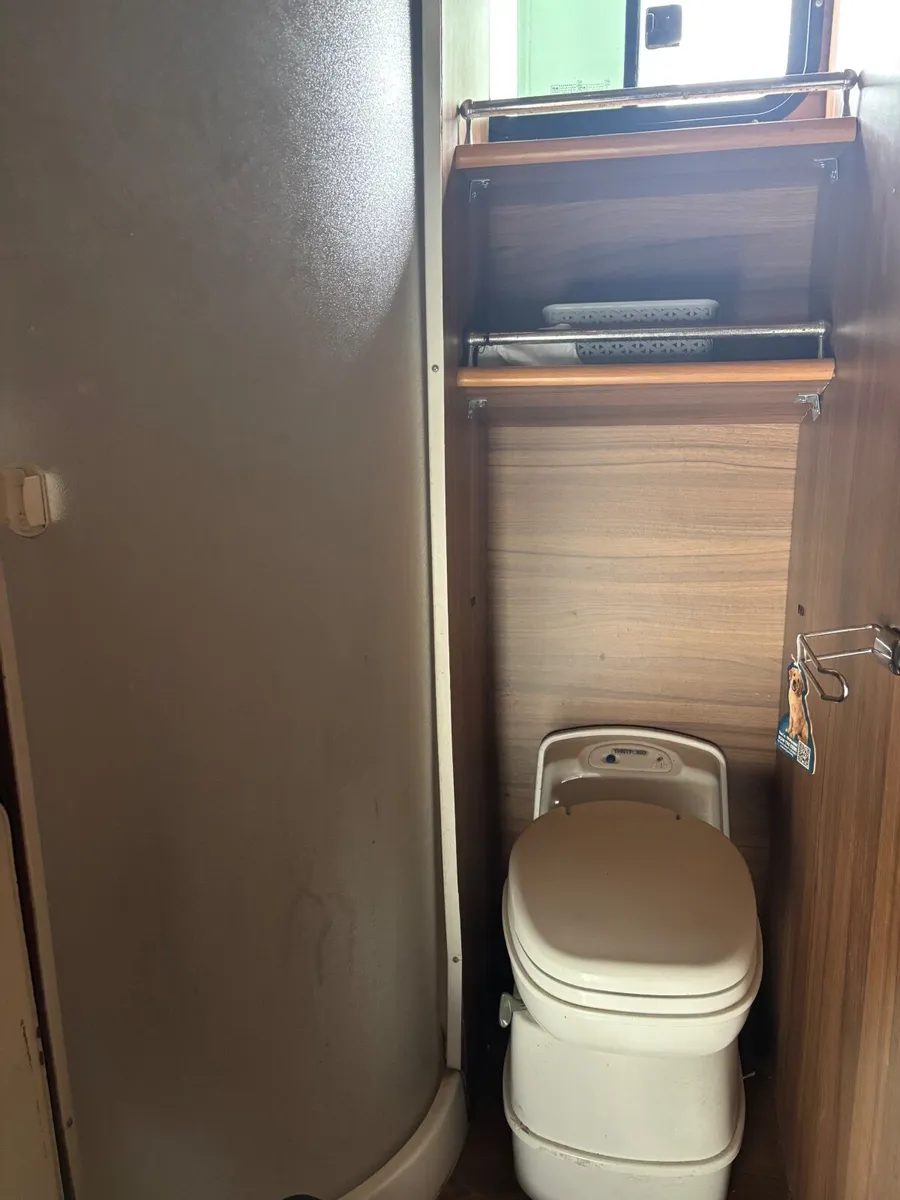 Renault  2005 Horse box for sale . - Image 3