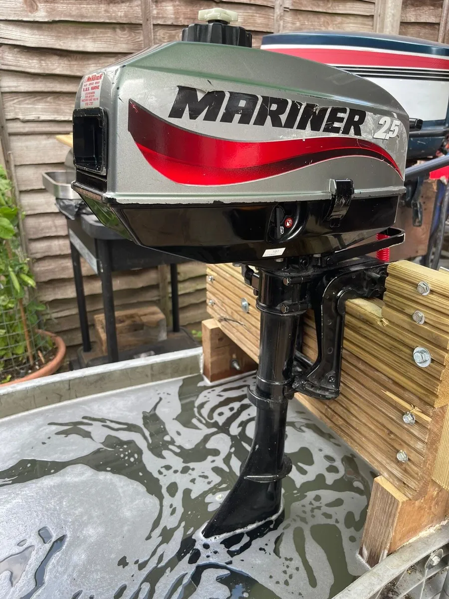 Mariner 2.5hp boat engine - Image 1