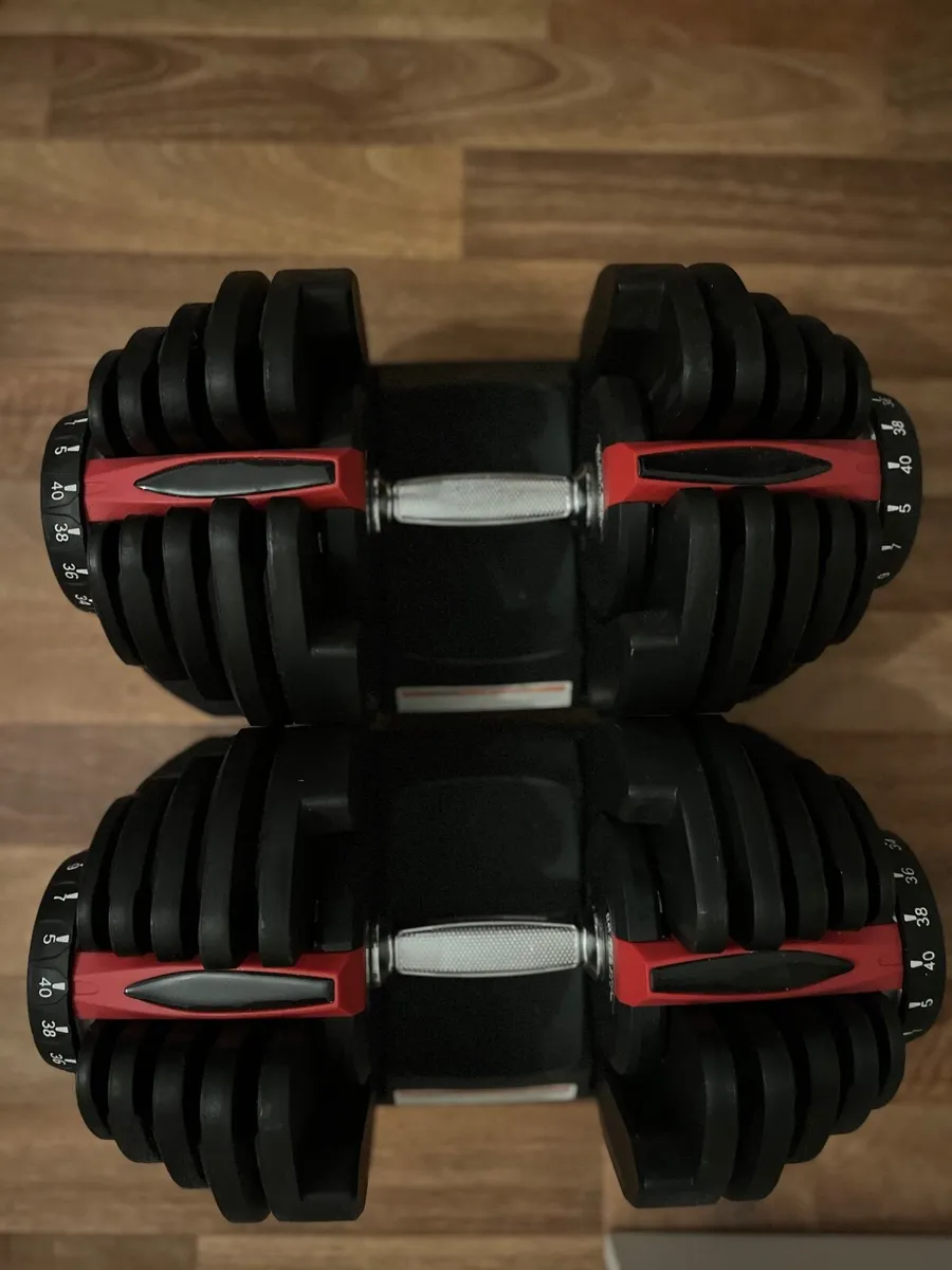 40KG ADJUSTABLE DUMBBELL (PAIR)  & FLAT BENCH - Image 1