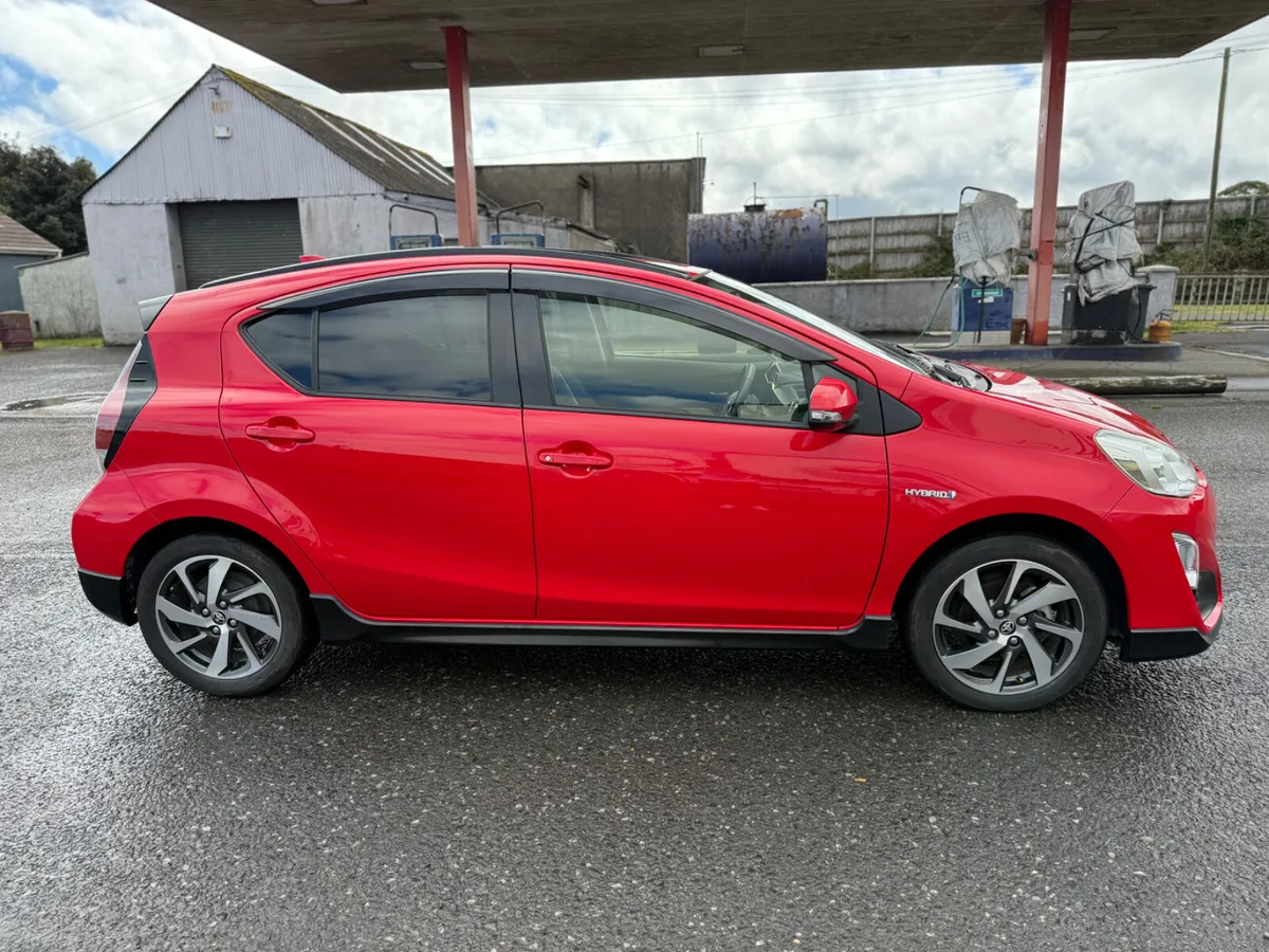 TOYOTA AQUA  ( 2015 ) 1.5L PETROL HYBRID AUTOMATIC - Image 2