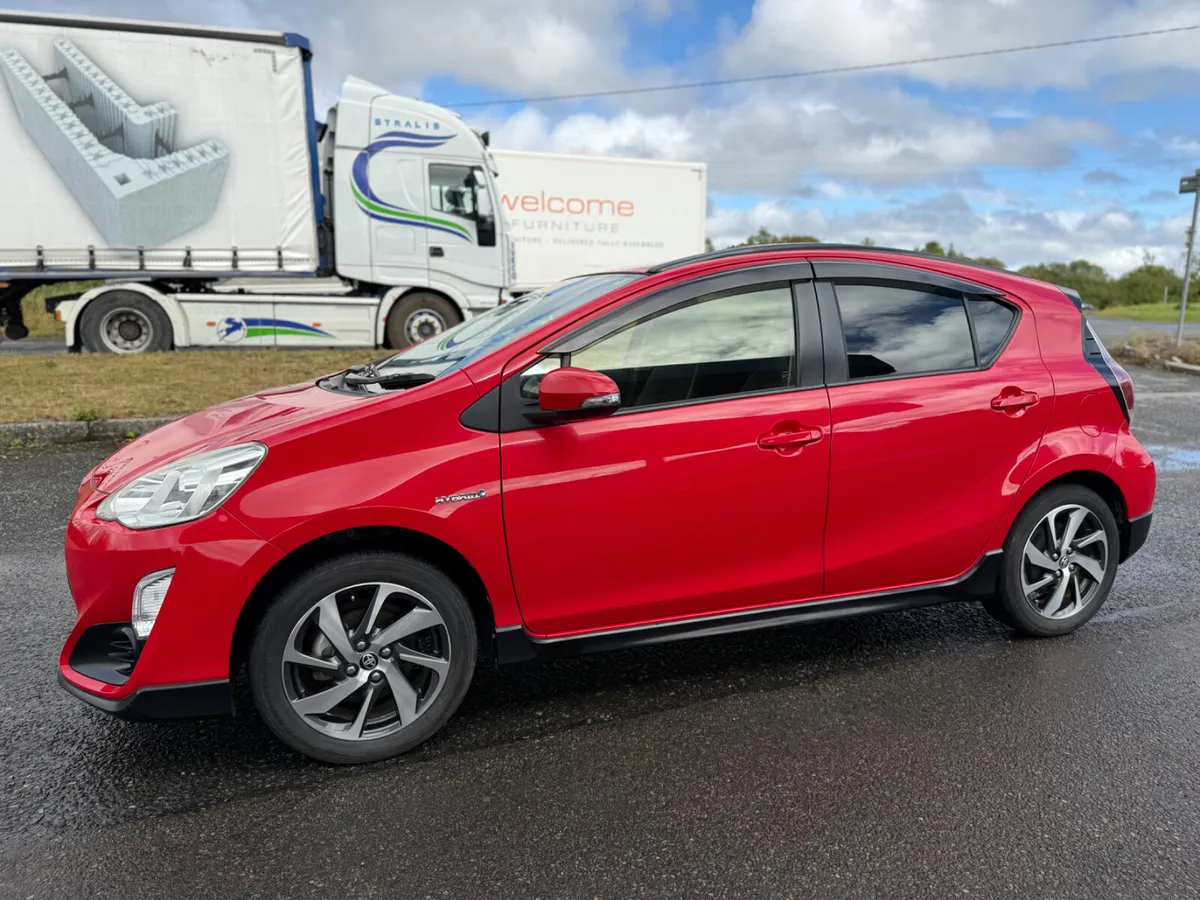 TOYOTA AQUA  ( 2015 ) 1.5L PETROL HYBRID AUTOMATIC - Image 3