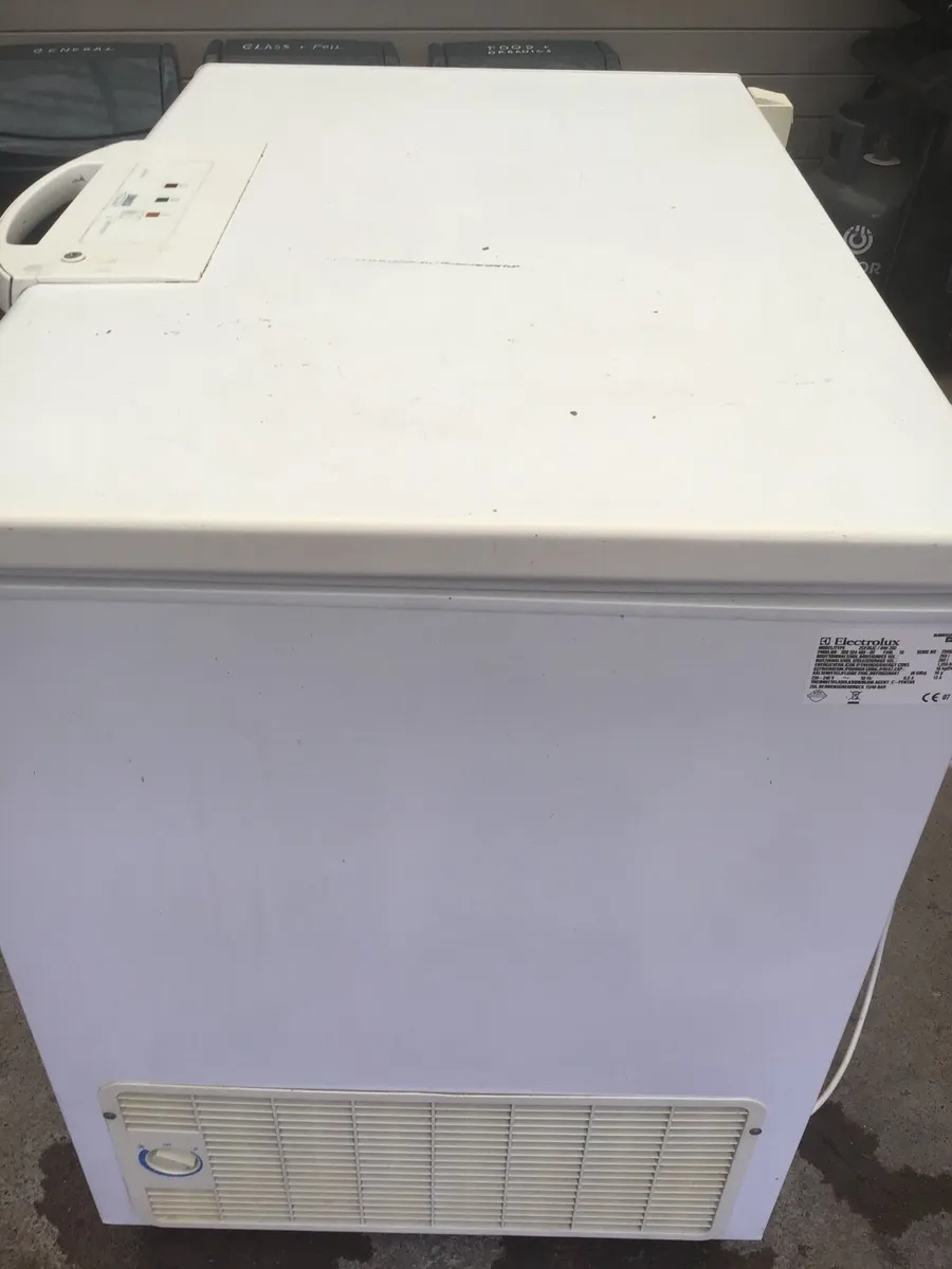 Zanussi fridge freezer - Image 2